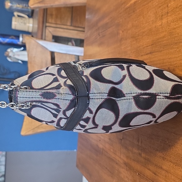 Coach Poppy Metallic Signature Slim Tote. - Picture 4 of 16